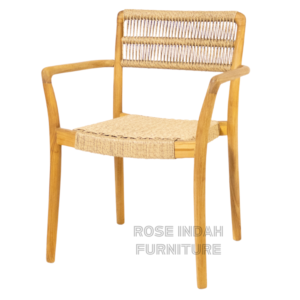 Arsy Chair
